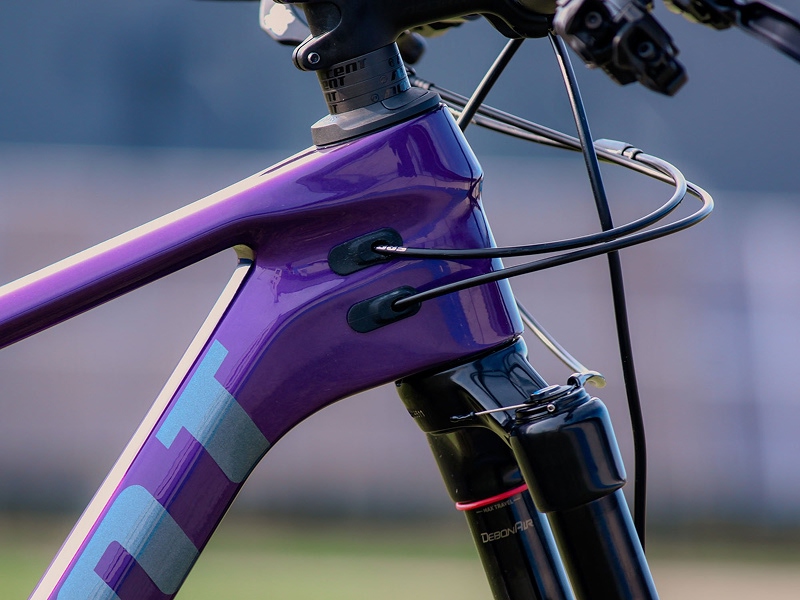 detalles de un cuadro de carbono de bicicleta